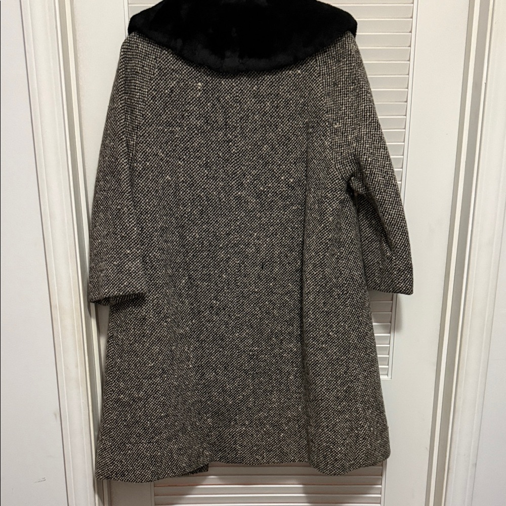 Vintage tweed coat with faux fur collar - Picture 5 of 9